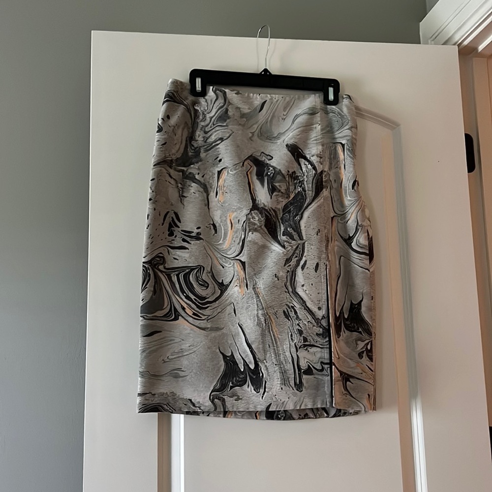 Theory marbled gray skirt